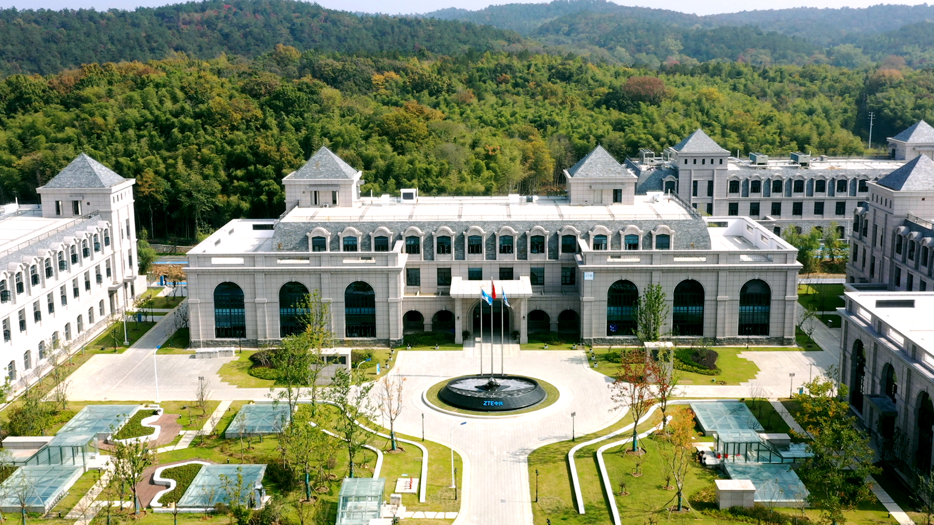 POL全光拥抱中兴通讯将军山园区,助力极致创新