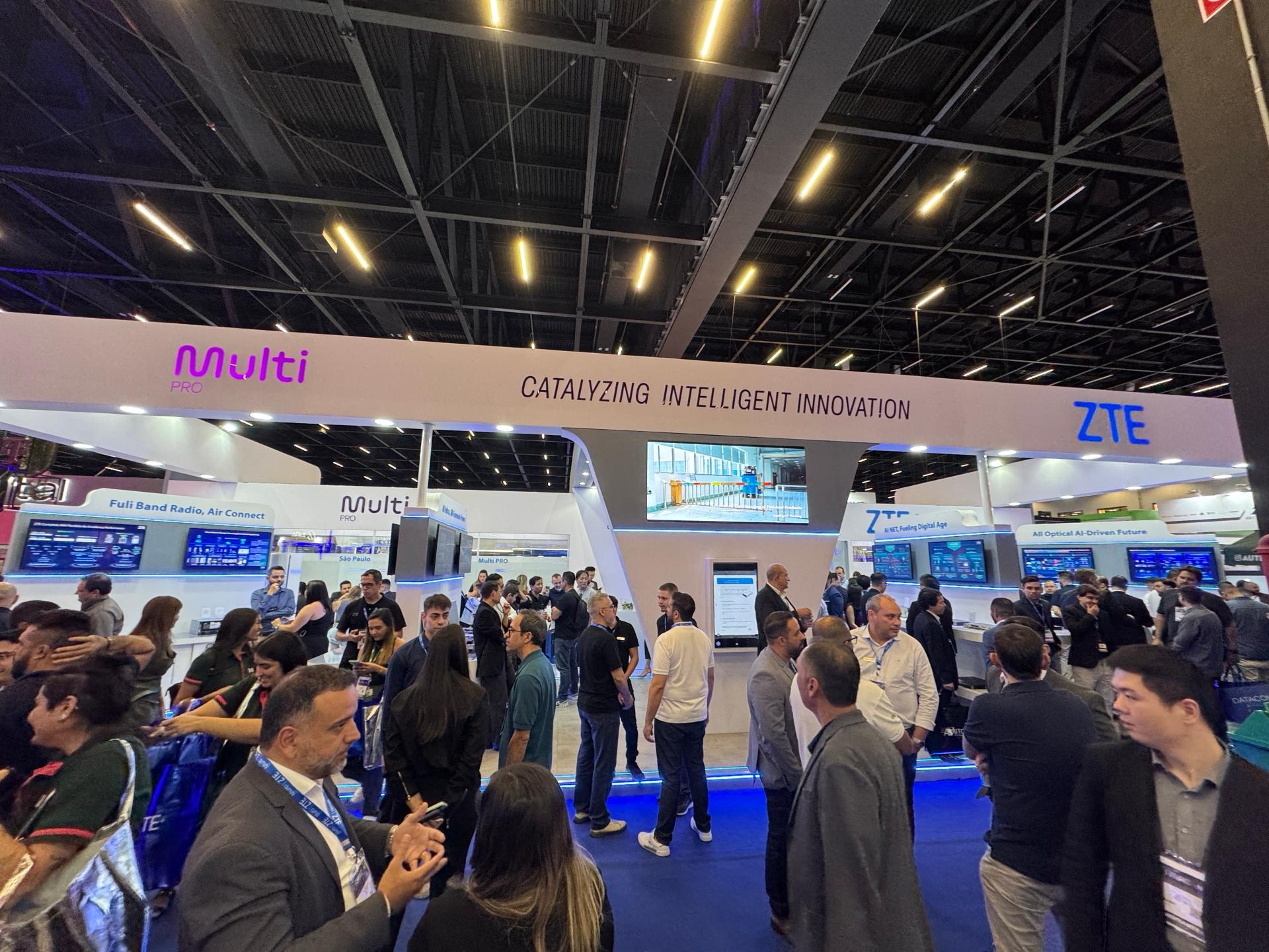 ZTE’s comprehensive product portfolio shines at Futurecom 2025