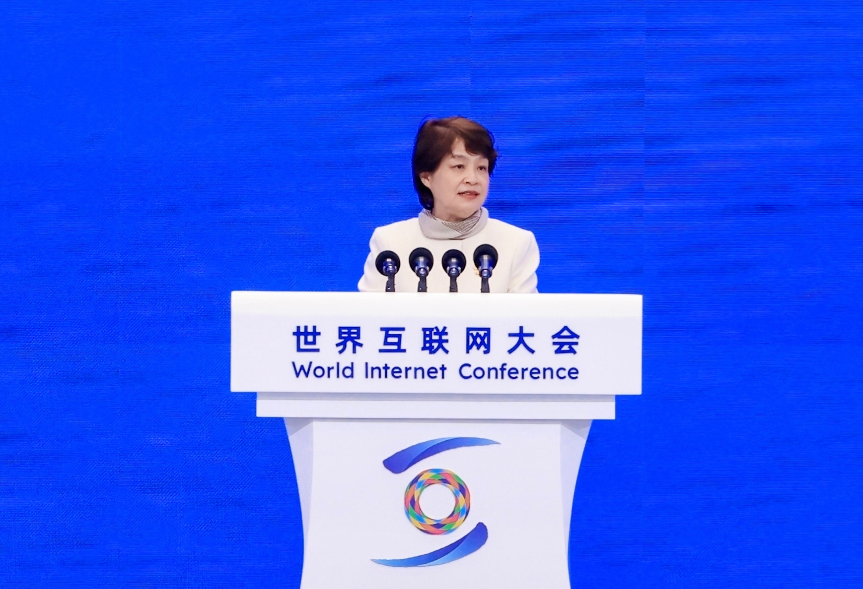 中兴通讯董事长方榕：开放合作、推动AI安全普惠，携手构建网络空间命运共同体