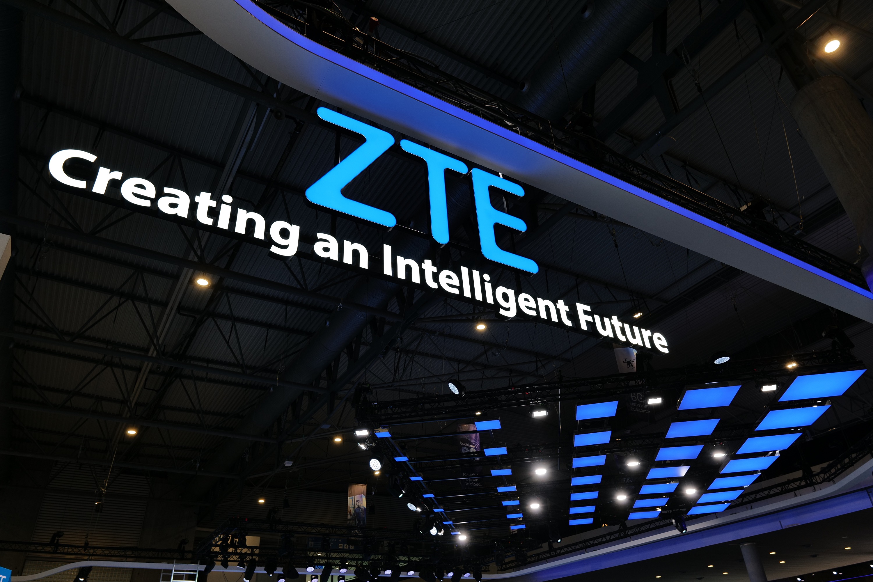 ZTE Showcases Full-Stack AI Innovations at MWC Barcelona 2026